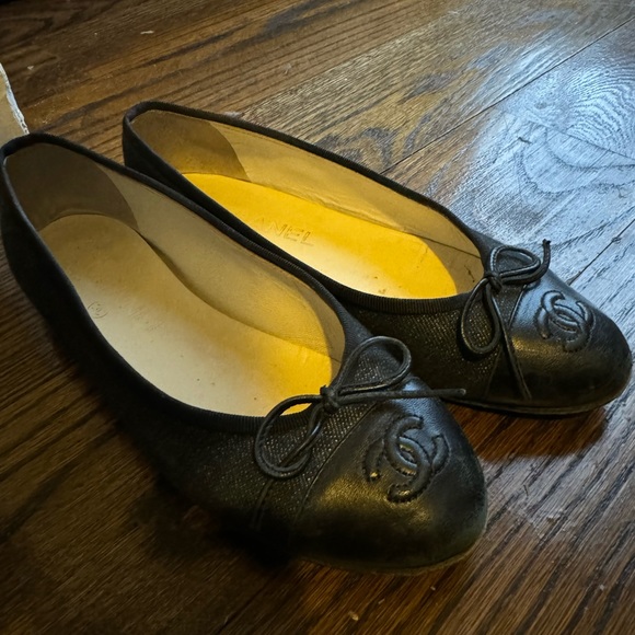 Authentic Chanel ballet flats size 36 - Picture 3 of 4
